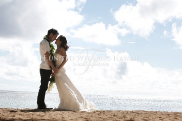 ハワイ挙式後のビーチフォトセッション